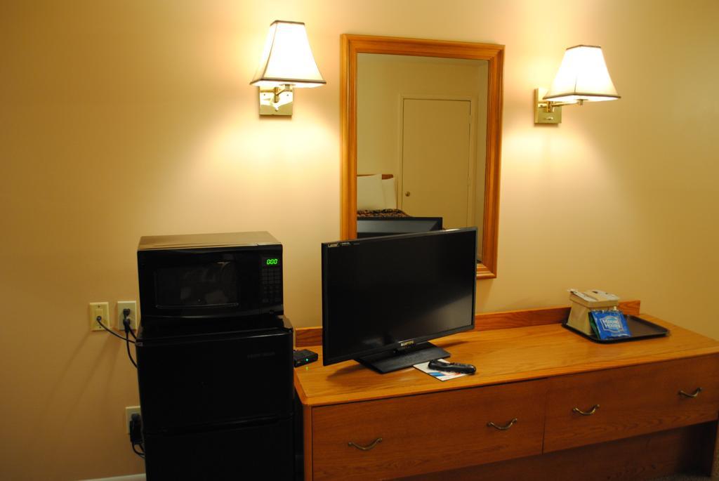 Camp Inn Lodge Oscoda Pokoj fotografie